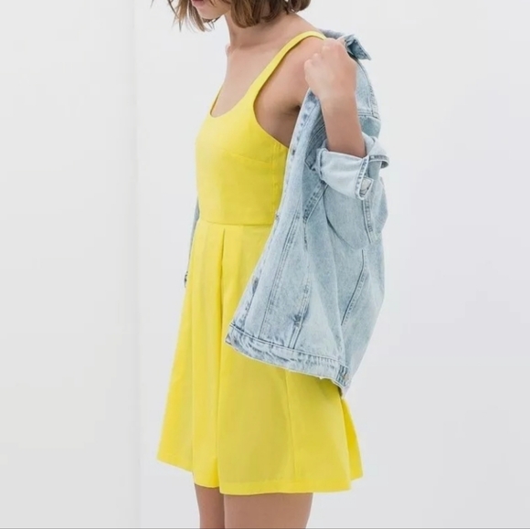 NWOT Zara Yellow Mini Pleated Dresss - Picture 2 of 5